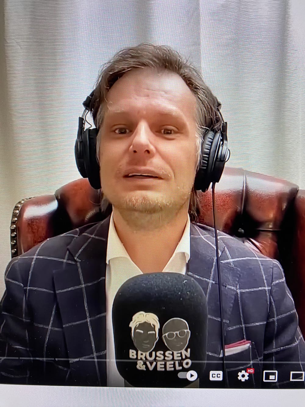 Bij Bert Brussen: De grote stilte op links is de tragiek post image