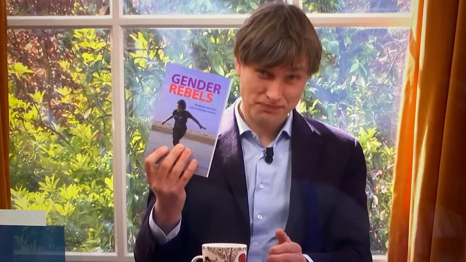 De Nieuwe Wereld: Hebben meiden het zwaarder dan jongens?
